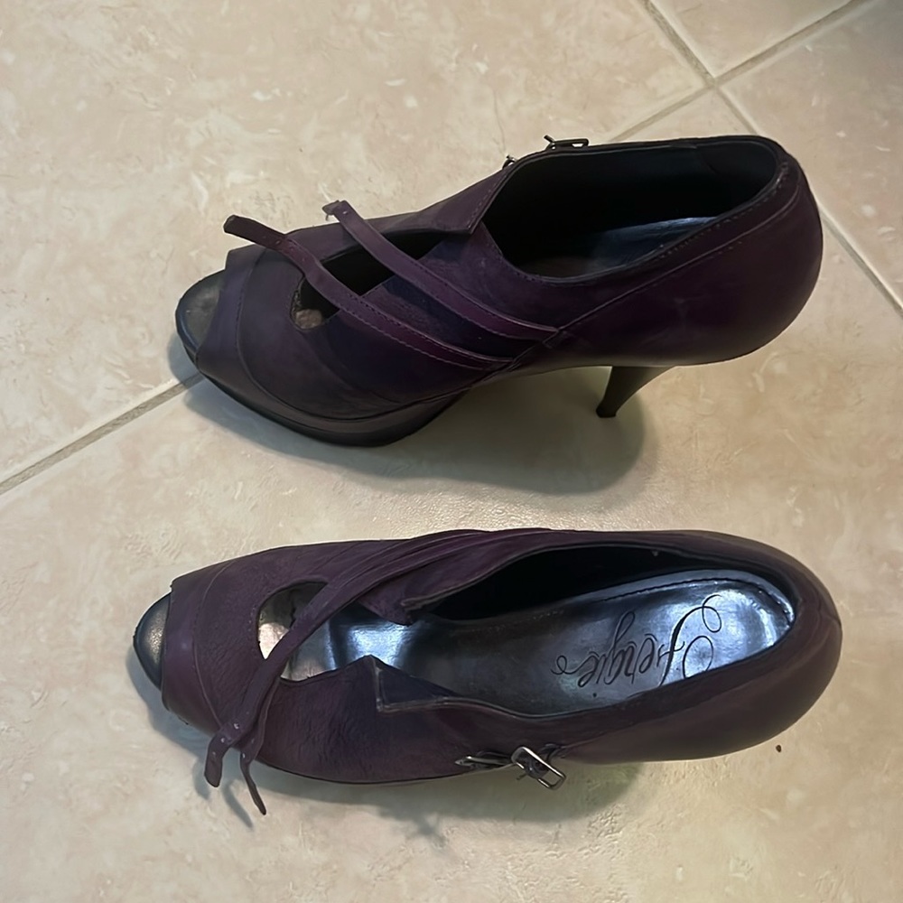 Very cool and different style heels